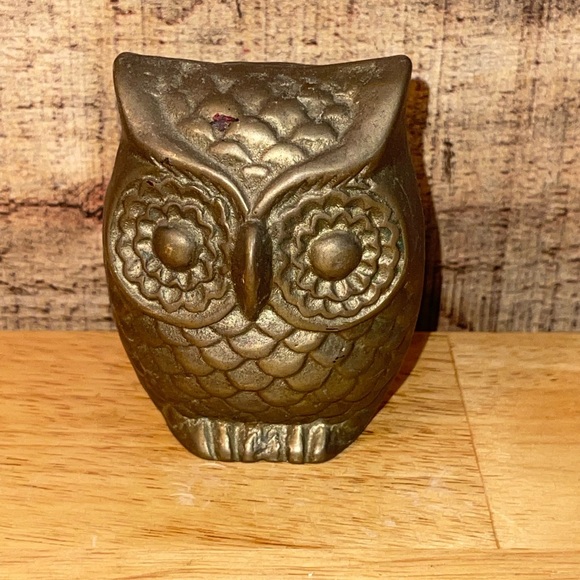Other - Vintage brass owl decor